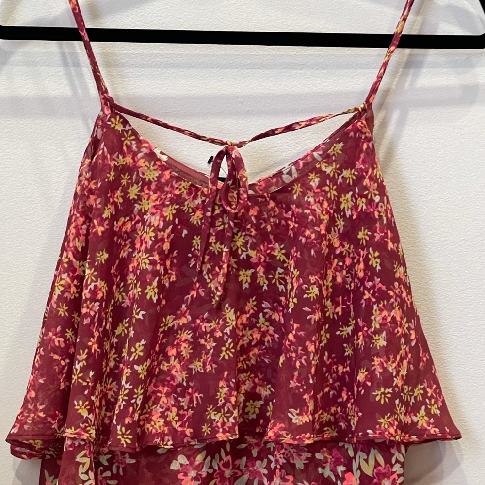 Express NWT Top $39.90 Spaghetti Strap Floral Layered Flowers Small Petite